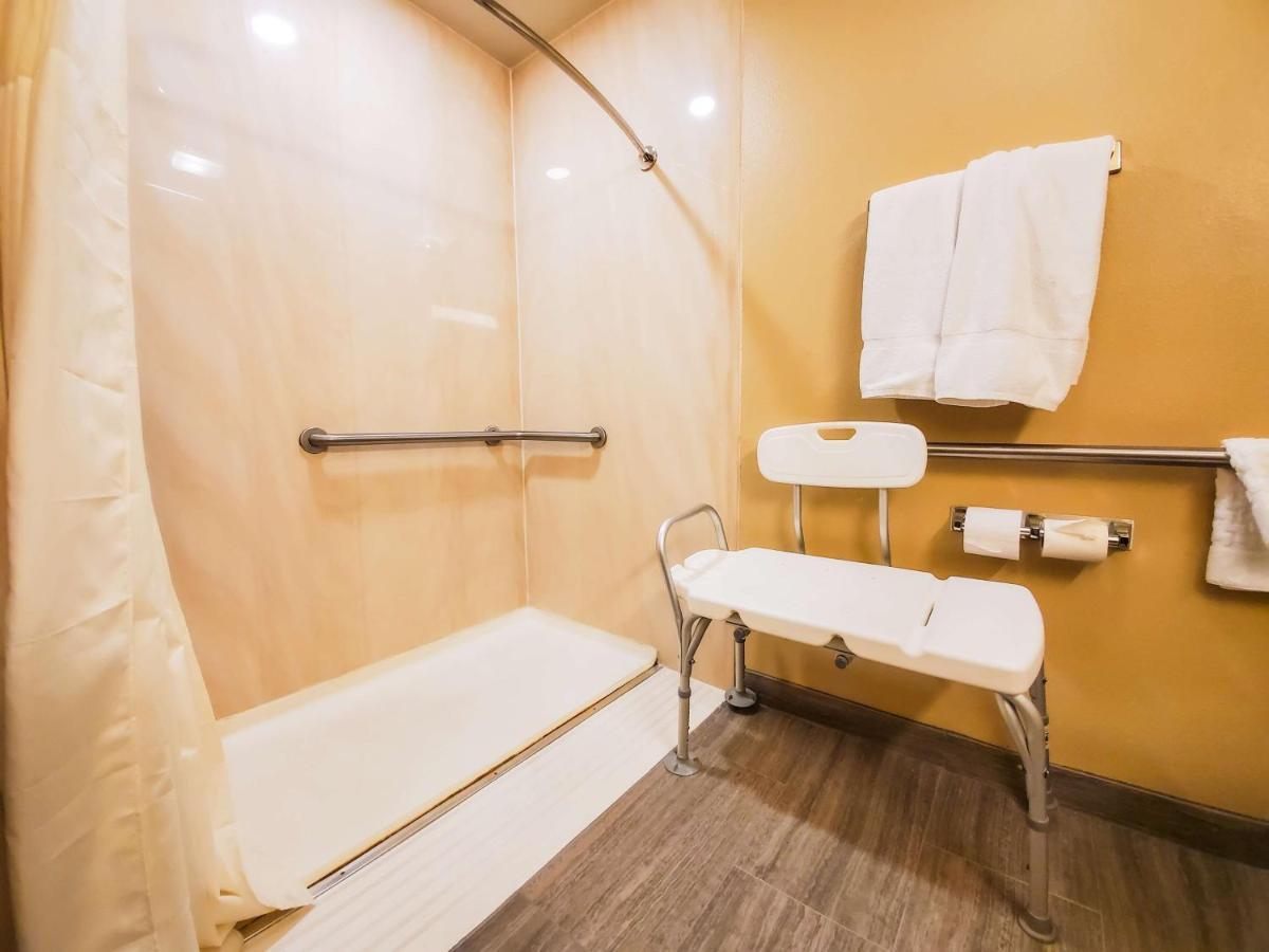 Western Plaza 3* Longmont