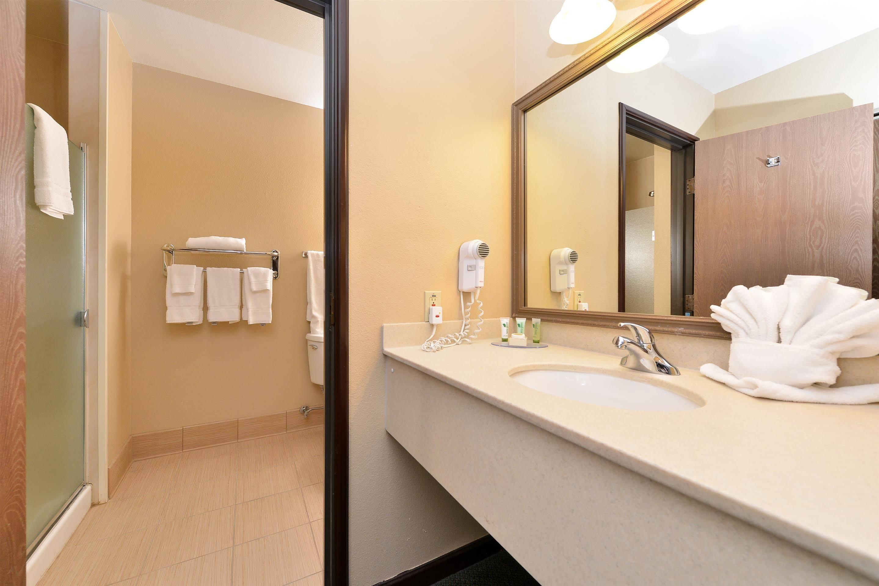 Best Western Plus Plaza Longmont